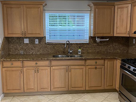 4th image of 815 Dean Ave Floor 1