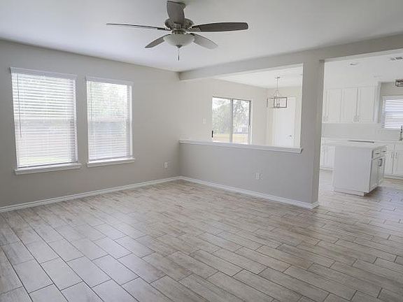 4th image of 725 Green Pasture Dr