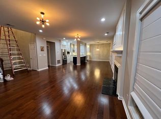 525 Millpond Rd, Lexington, KY 40514