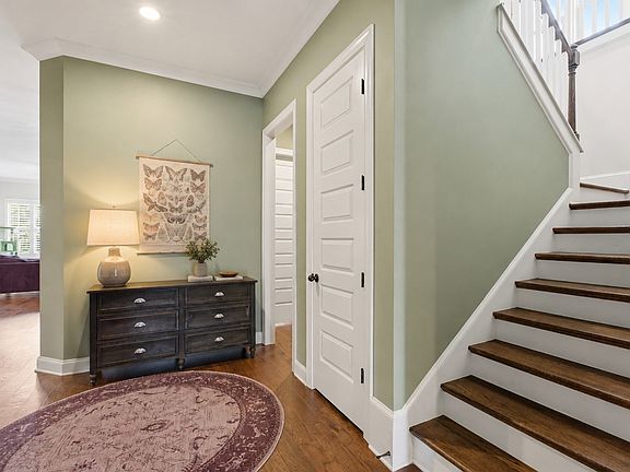 5th image of 461 River Bluff Dr