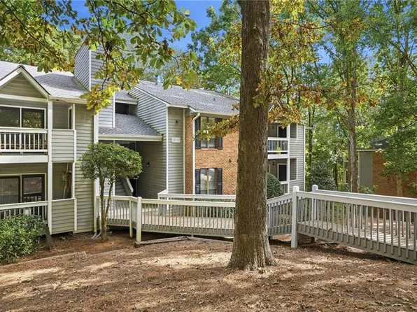 129 Warm Springs Cir, Roswell, GA