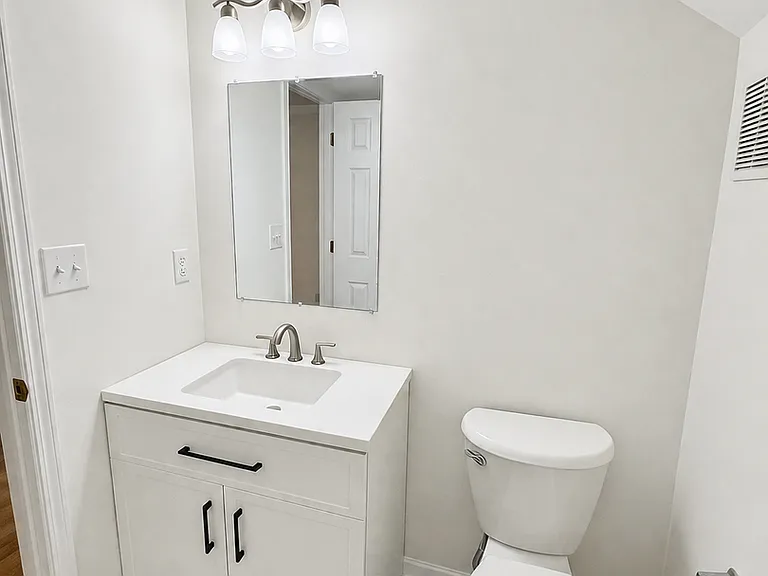 1118 Alcorn Ter — Photo 13