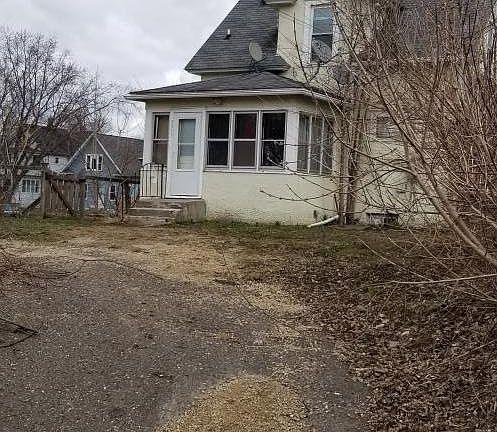 3rd image of 2955 Newton Ave N