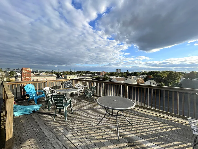 12 Craigie St #4 — Photo 2