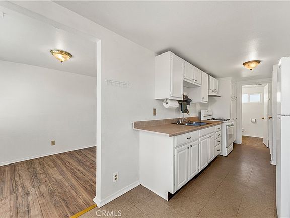 4th image of 533 Jackson St