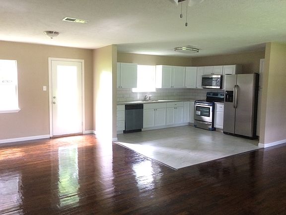 3rd image of 1314 Palm Ave