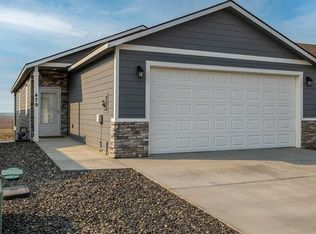479 Bedrock Loop, West Richland, WA 99353