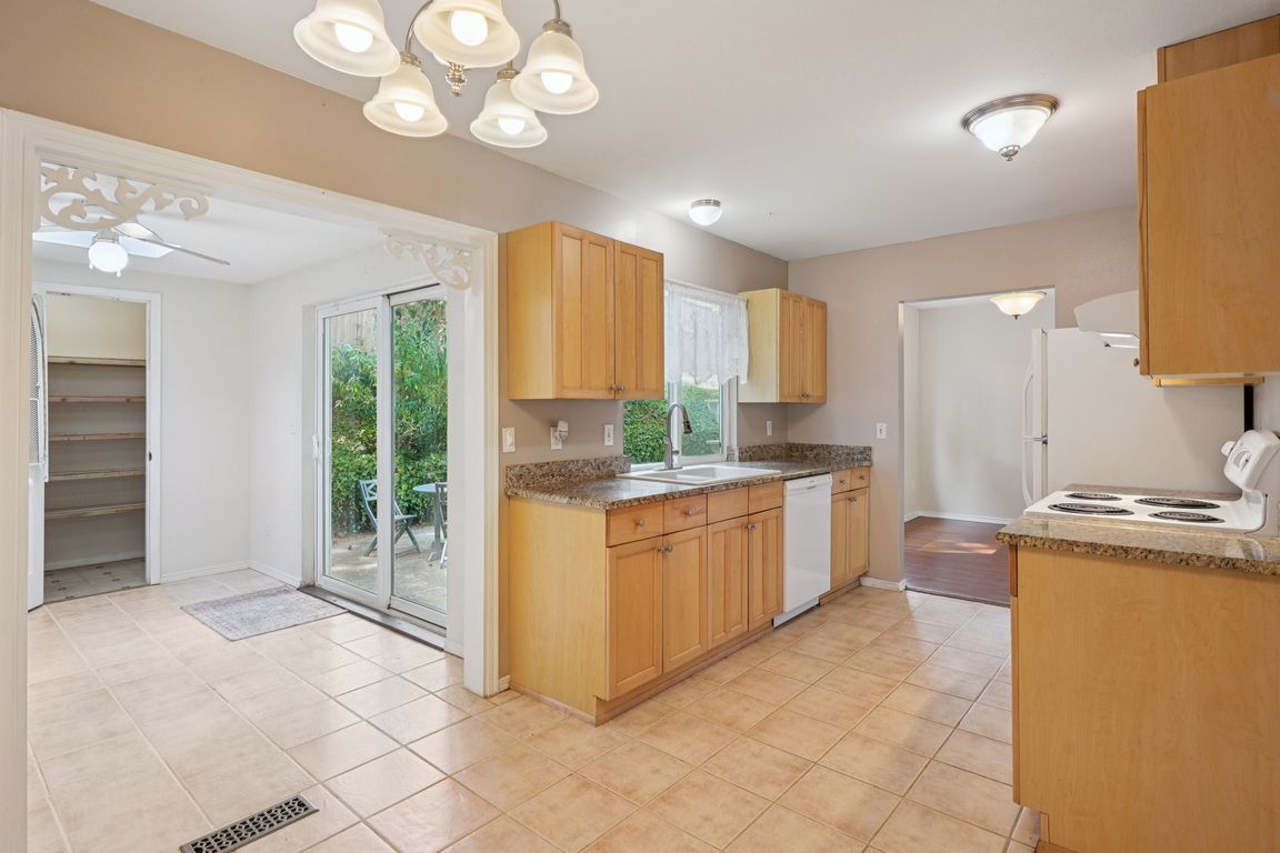 SW 331st St-S0208-011.jpg