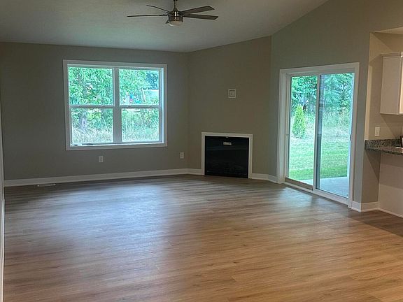 3rd image of 2050 Black Bear Dr