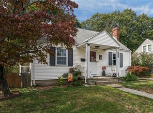 71 Macarthur Dr, Warwick, RI 02889