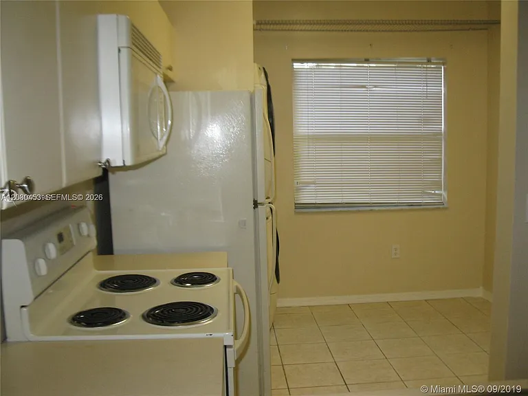 2322 SE 23rd Ave #2322 — Photo 5