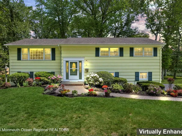 94 Leedsville Dr, Lincroft, NJ 07738