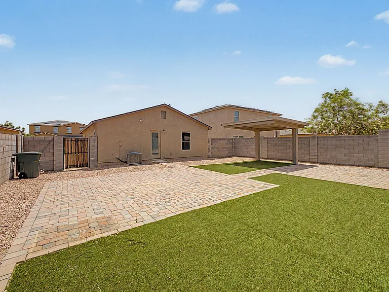 322 E Watson Pl — Photo 33