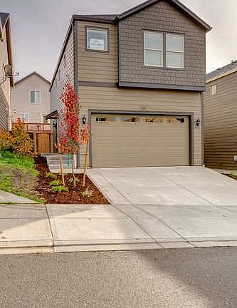 2nd image of 3303 NE 43rd Pl
