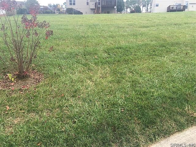 2nd image of 623 Manor Ln
