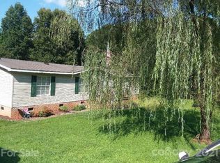 2380 Race Track St, Morganton, NC 28655