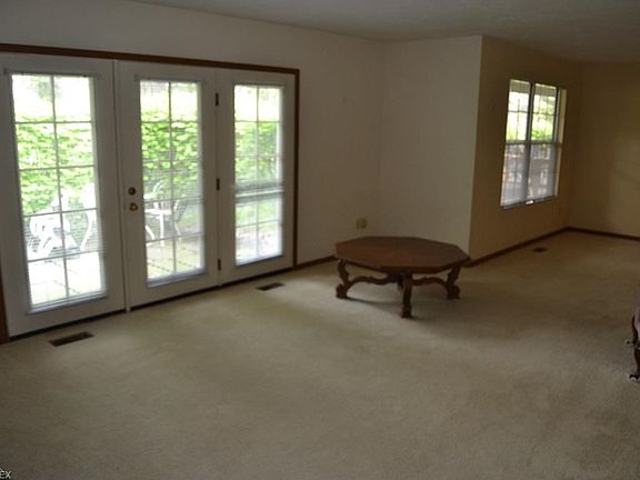4th image of 6056 Weymouth Dr #9