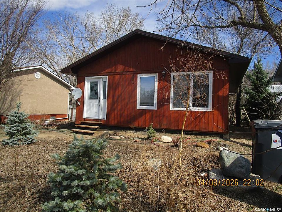 1st image of 233 4TH AVENUE E