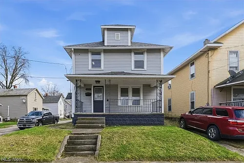 384 Mary St Photo 1