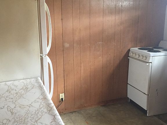 3rd image of 301 E Alameda St