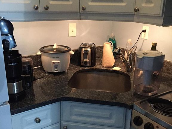 2nd image of 250 Spruce St #12