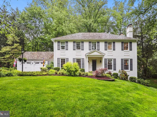 7926 Bradley Blvd, Bethesda, MD 20817