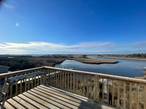 703 S Topsail Dr #B, Holly Ridge, NC 28445