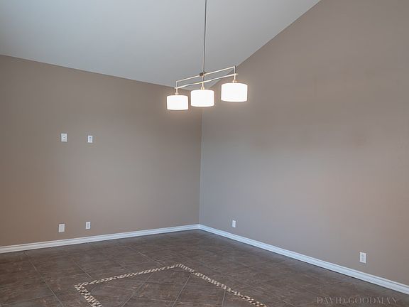 3rd image of 4702 Hilltop Dr