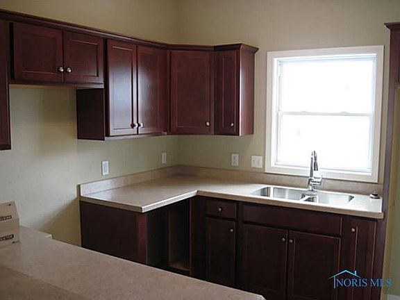 3rd image of 1746 Brooklynn Park