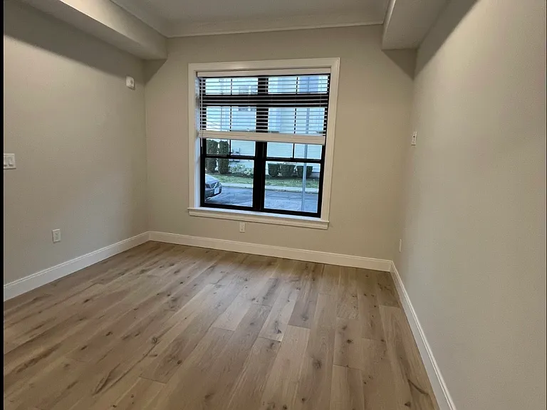 157 Everett St #101 — Photo 6