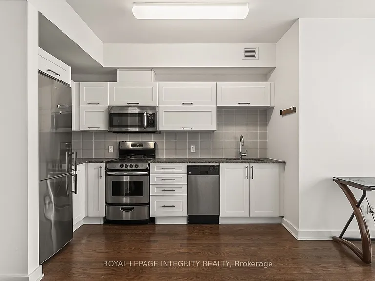 40 Nepean St #2102 — Photo 12