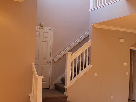 3rd image of 535 Barron St