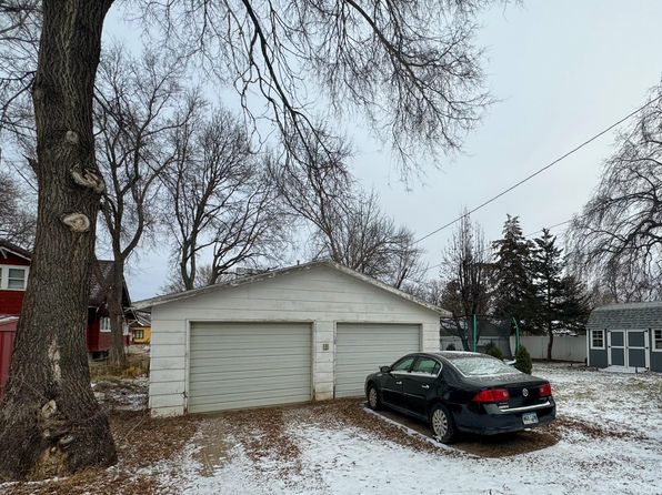 751 Kansas Ave SE, Huron, SD 57350