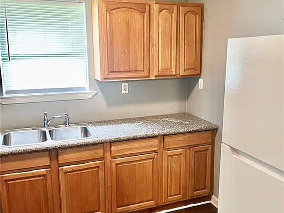 2nd image of 4407 Lonely Oak Dr
