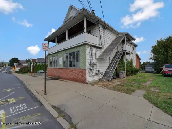 621 Sanderson St, Throop, PA 18512