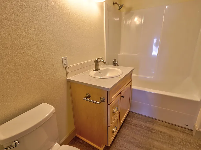 Bath 2nd floor