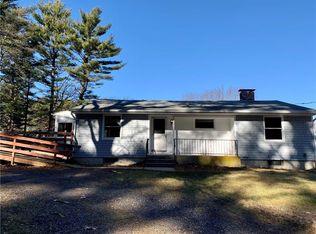 160 Shady Valley Rd, Coventry, RI 02816