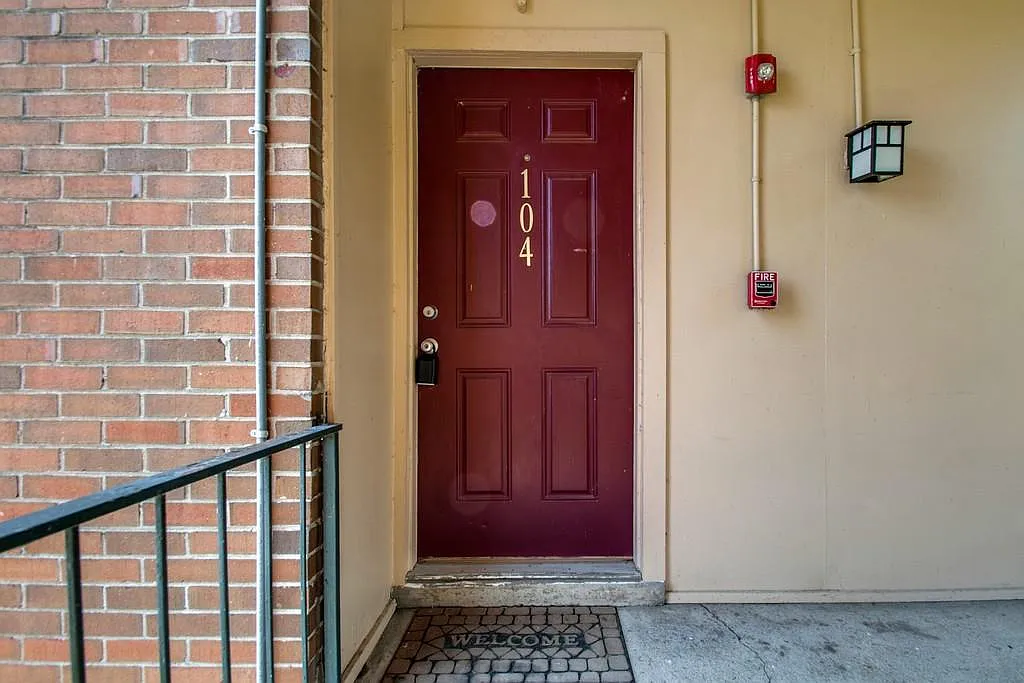 1 bed, 703 sqft, $1,250 — Photo 3