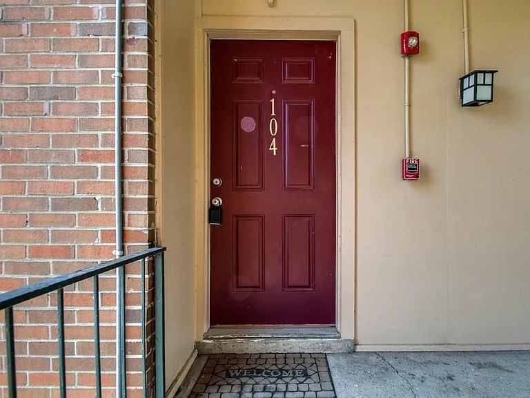 515 Basswood Ave #K104 — Photo 3