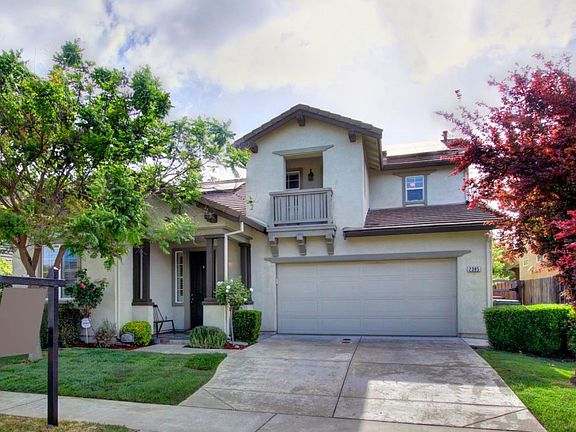2nd image of 2385 Portola St