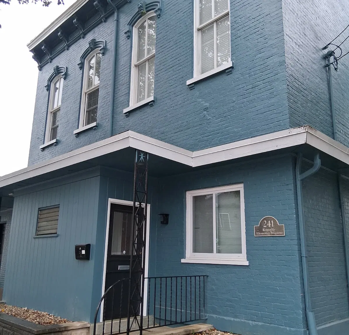 3 bed, 2000 sqft, $1,500 — Photo 1
