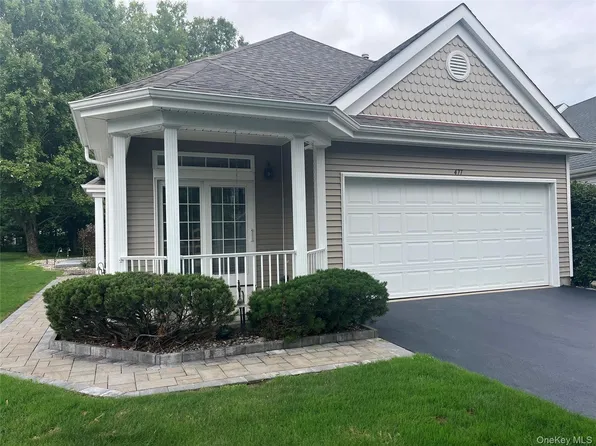 477 Leisure Drive, Ridge, NY 11961