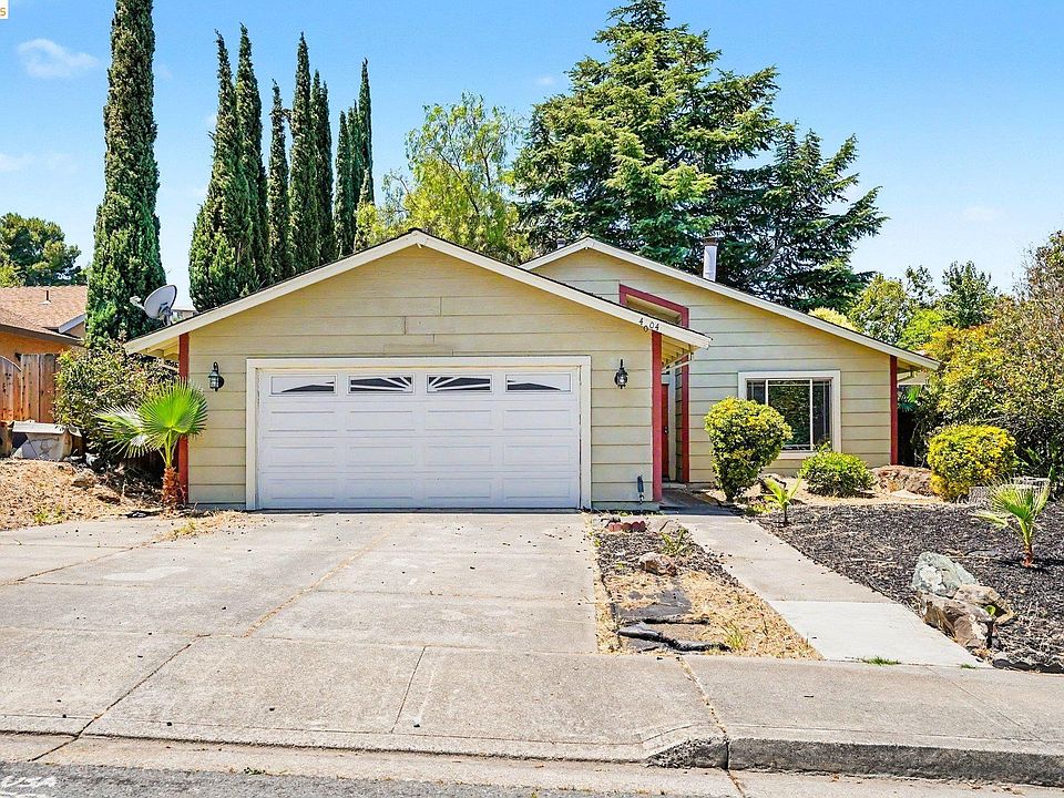 1st image of 4004 S Royal Links Cir