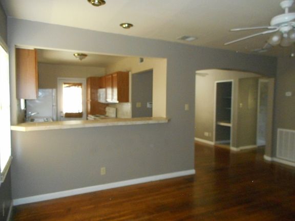 3rd image of 613 Donaldson Ave #1