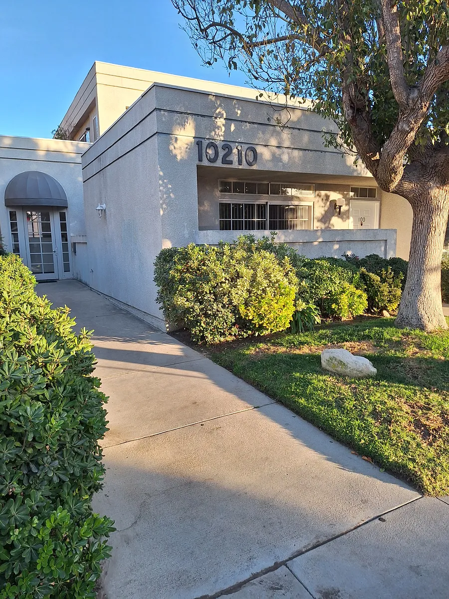 Building Photo - 10210 Eton Ave #102