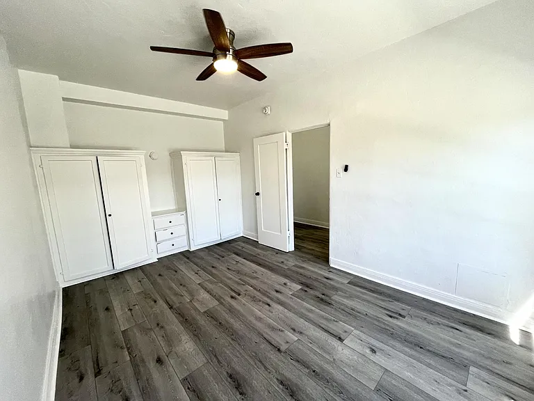 5613 Carlton Way #210 — Photo 4
