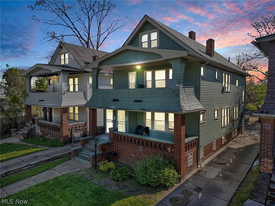 1st image of 3179 E 121st St