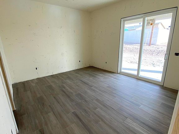 5th image of 3964 Chemehuevi Blvd