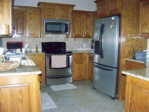 4th image of 2104 Wisteria Ln