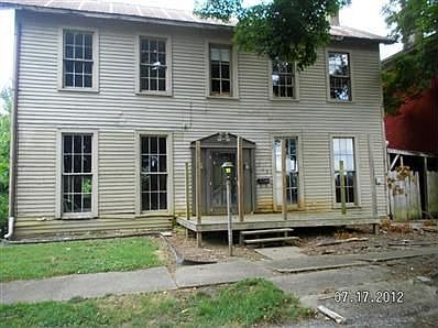2nd image of 513 W Sixth St